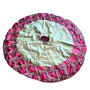 Earl & Wilson Red & Green Taffeta Christmas tree skirt plaid 52"
